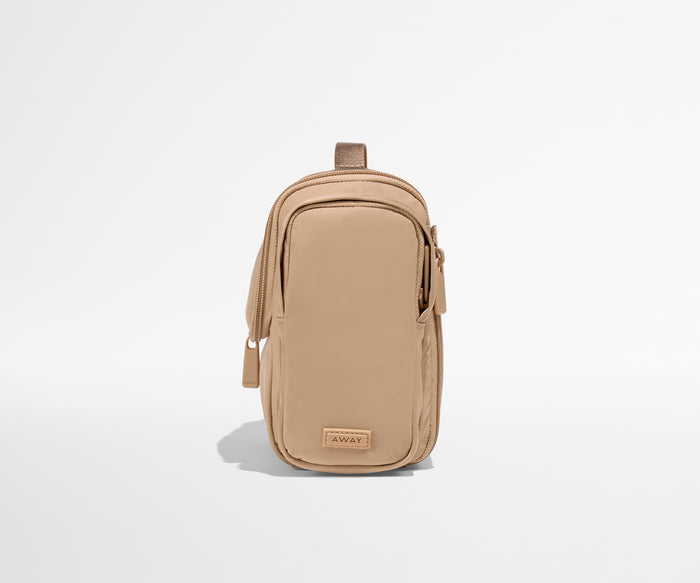 Featherlight Hanging Travel Vanity in Camel Brown
