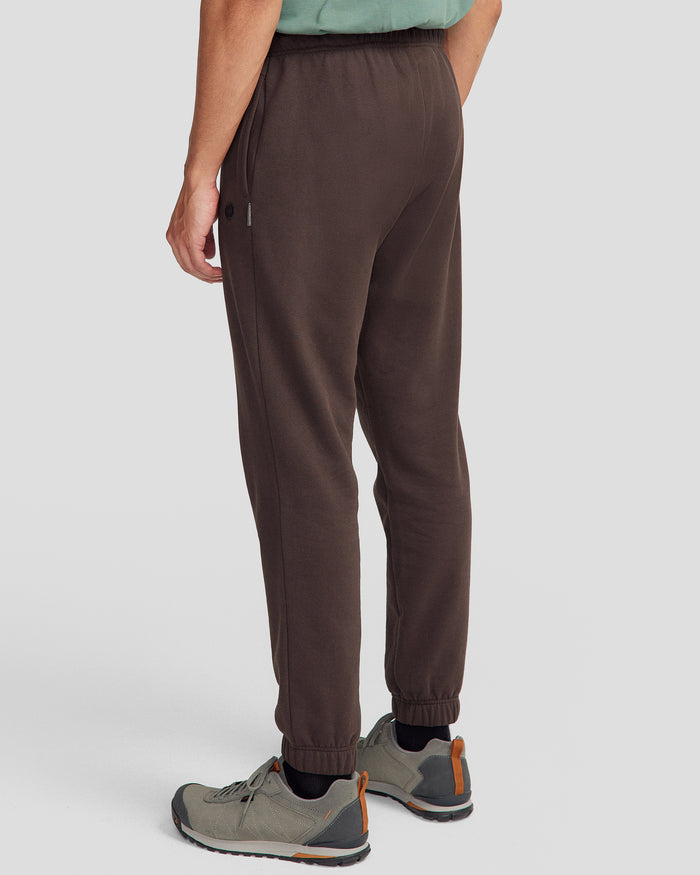 b1394_of9_mens_peak_badge_joggers_d_1744693778000