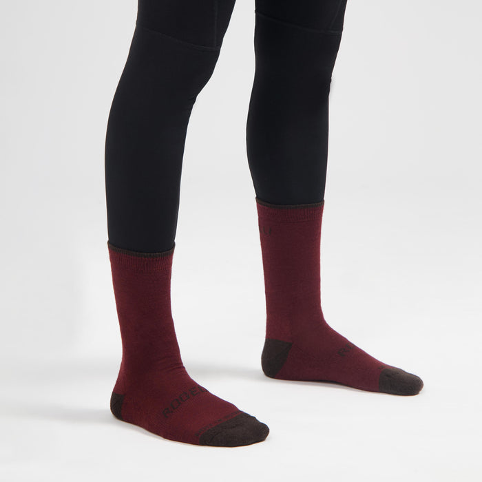 Rogelli Merino Wol fietssokken winter bordeaux gedragen.