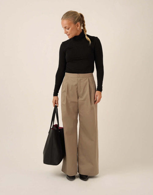 Bermuda Shorts & Pants Sewing Pattern, Wardrobe by Me