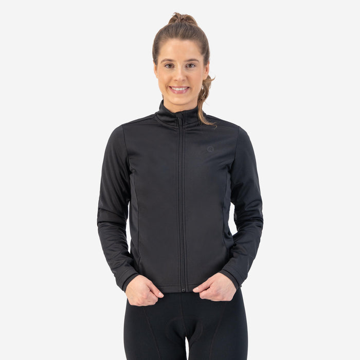 Rogelli Core fietsjack dames zwart gedragen voorkant.