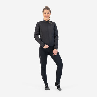 Rogelli Core fietsjack dames zwart gedragen totaalshot.