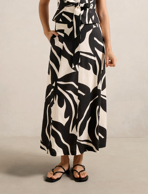 Darcy Printed Seamed Skirt Black Nusa Co-Ord Forever New