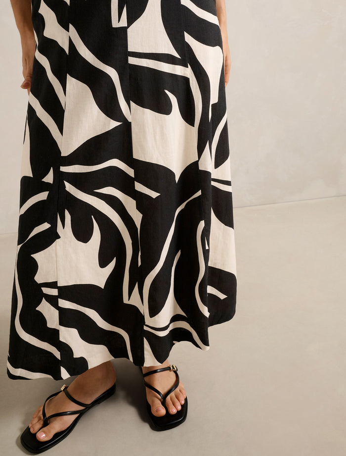 Darcy Printed Seamed Skirt Forever New