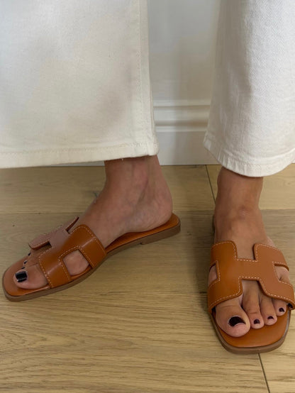 H SLIDE TAN