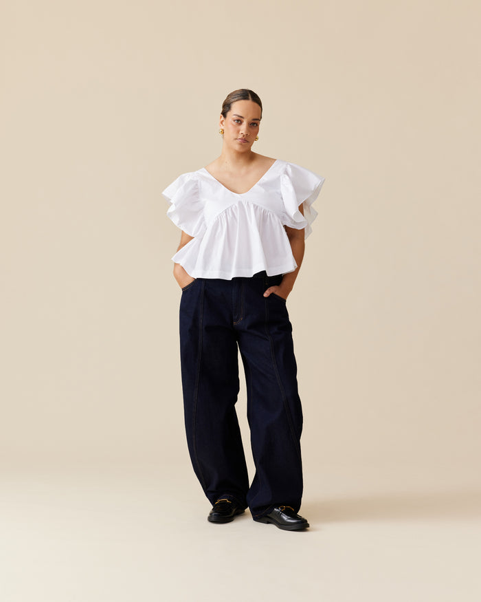 NONI RUFFLE TOP WHITE