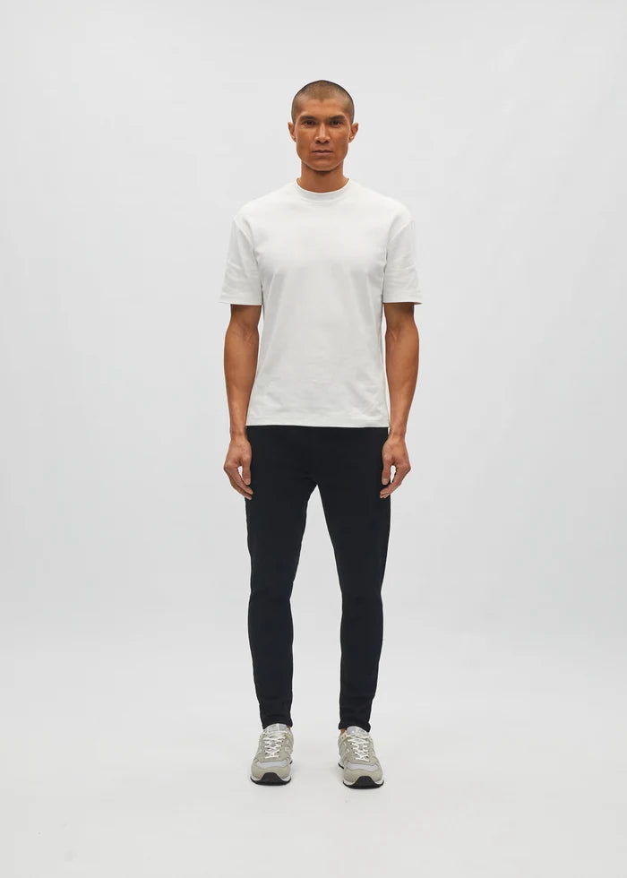 Saxon Skinny Black