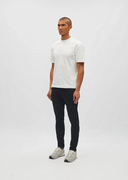 Saxon Skinny Black