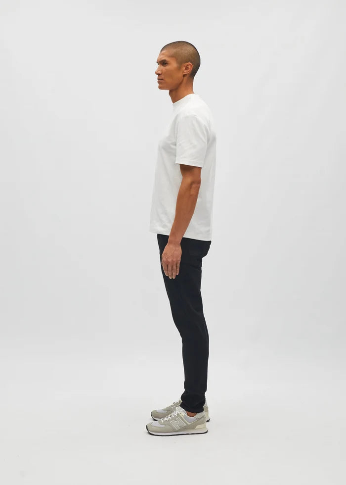 Saxon Skinny Black