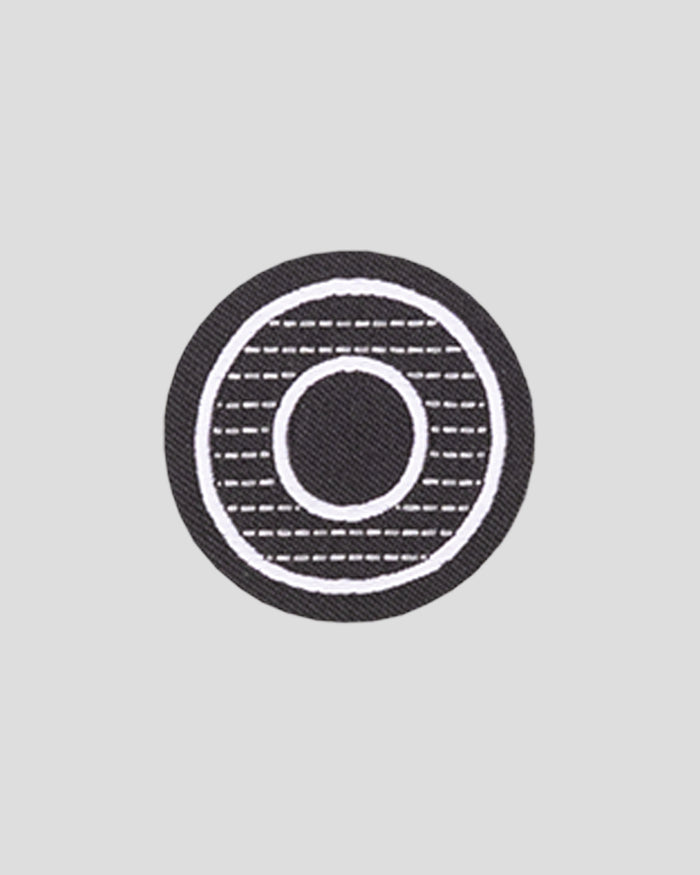 Black / O