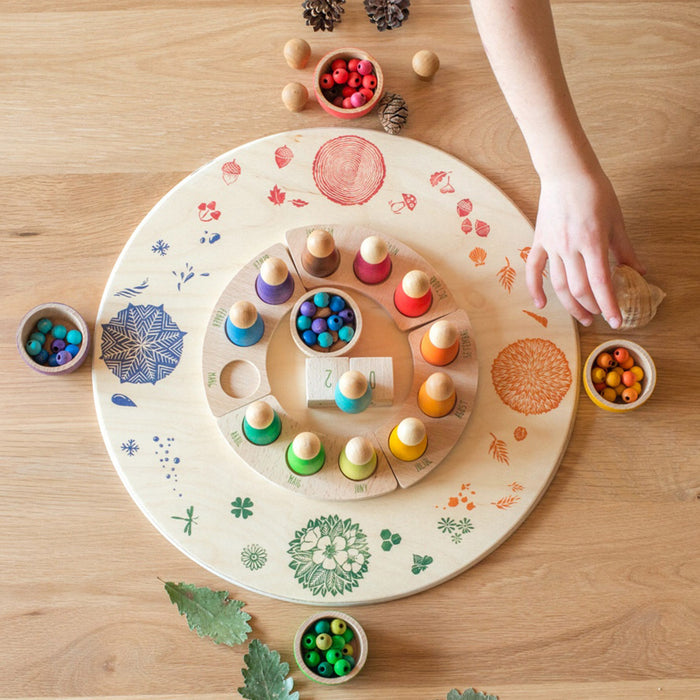 Wooden Round Platform With 4 Seasonal Elements
